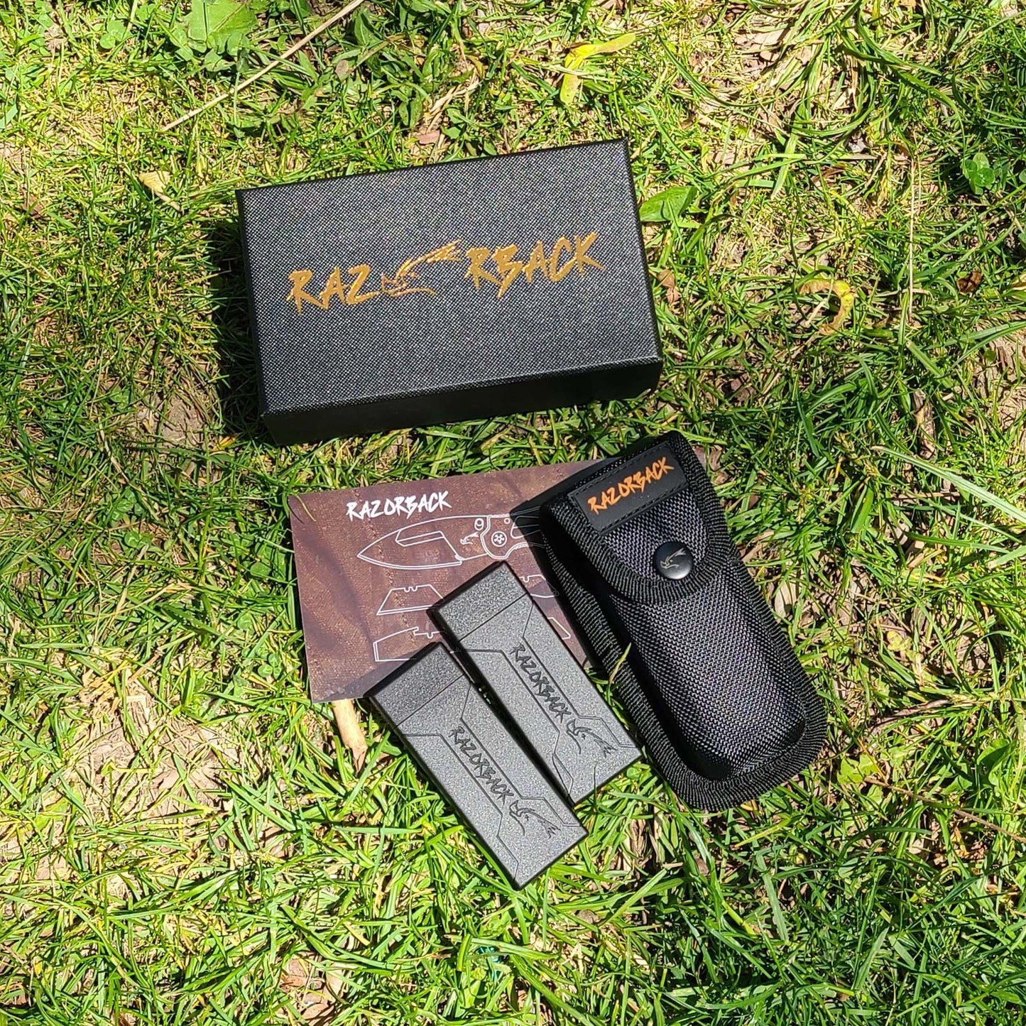 RAZORBACK Signature Folding Knife, 9 Interchangeable Blades